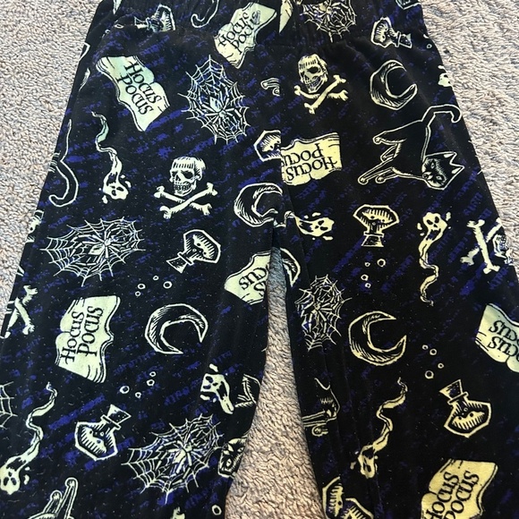 Disney Hocus pocus pajama pants - Picture 3 of 5